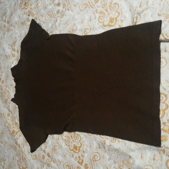 Tops - Picture 3 of 4